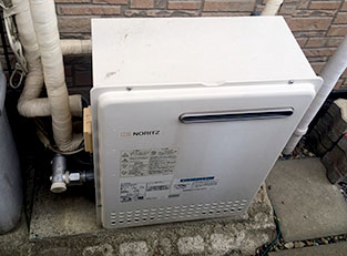 給湯器取替工事 施工前1