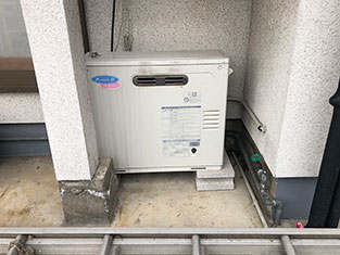 給湯器取替工事 施工前1